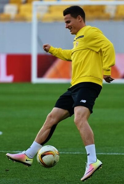 Gameiro in training with Sevilla in 2016