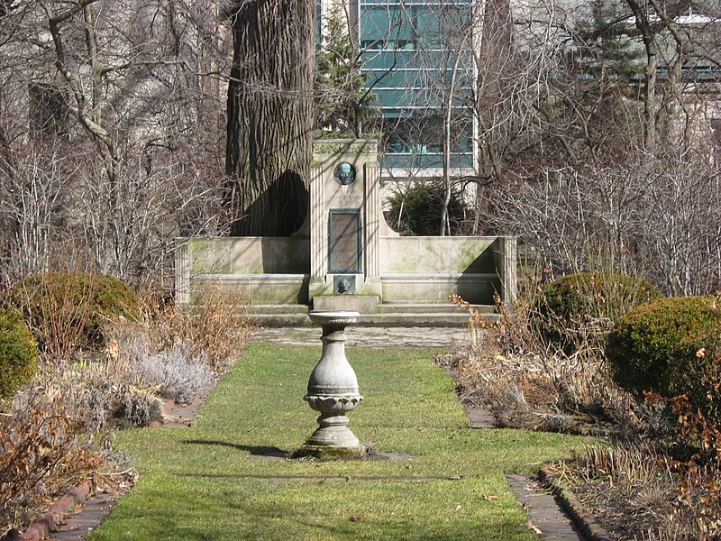 File:Shakespeare Garden (Evanston).jpg