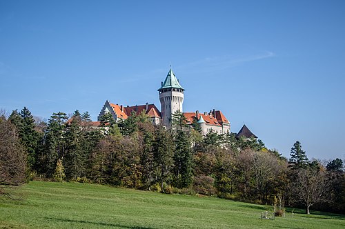 Www zamok. Смоленицкий замок. Смоленице Словакия. Замок Смоляницкий Словакия. Словакия ворота Смоленицкий замок.