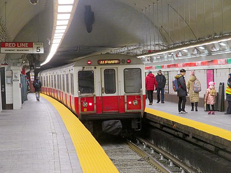 Southbound Red Line train leaving Park Street station (2), December 2019