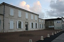 Ang Town Hall sa Saint-Hilaire-de-Villefranche