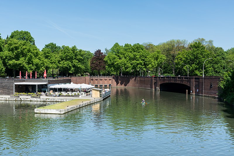 File:Stadtparkhafen (Hamburg-Winterhude).3.22022.ajb.jpg