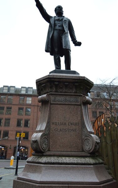 File:Statue of Gladstone, Albert Square - geograph.org.uk - 4737591.jpg