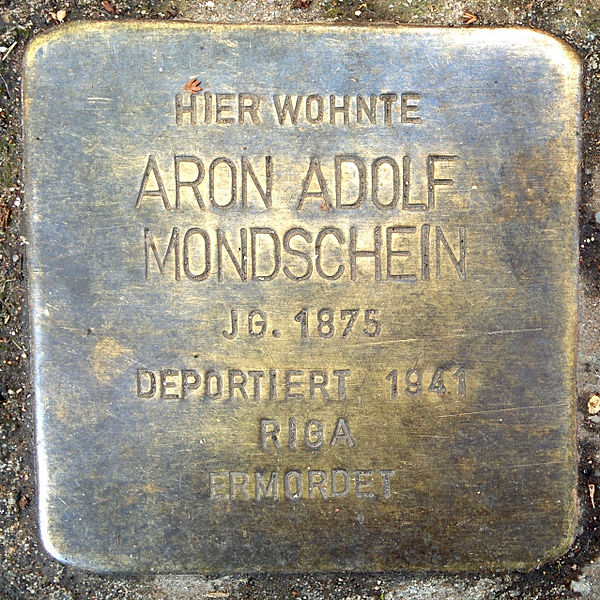 File:Stolpersteine K-Lindenthal Krieler Strasse 11 Aron Adolf Mondschein.jpg