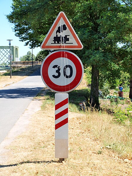 File:Sully-sur-Loire-FR-45-viaduc ferroviaire-02.jpg