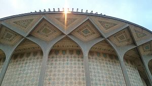 Téhéran: Étymologie du nom de la ville, Géographie, Histoire