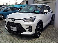 Toyota RAIZE Z 2WD (5BA-A200A-GBSV) sprijeda.jpg