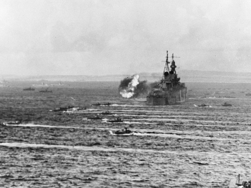 File:USS Indianapolis (CA-35) shelling Saipan in June 1944.jpg