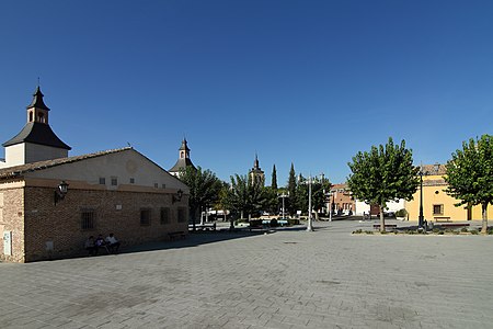 Ugena, plaza del ayuntamiento