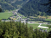 Ulrichen village Ulrichen im Loch.JPG