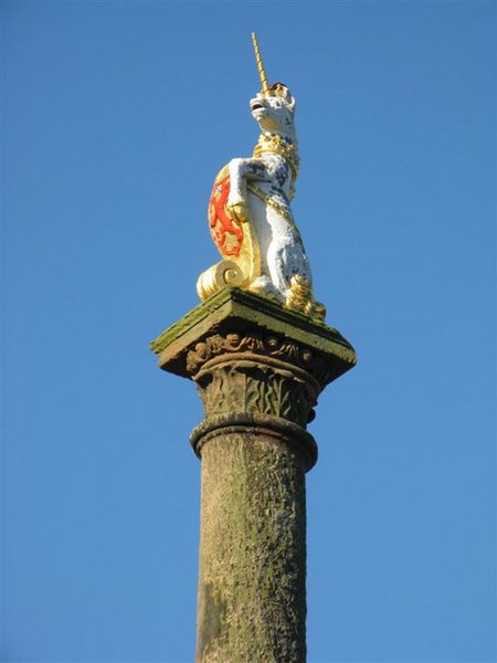 File:Unicorn on the Mercat Cross at Prestonpans - geograph.org.uk - 1031330.jpg