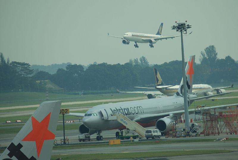 File:VH-EBR Airbus A330-202 (cn 1251) Jetstar Airways. (8478222624).jpg