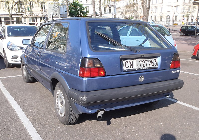 File:VW Golf II Old Italian plate (47863135191).jpg