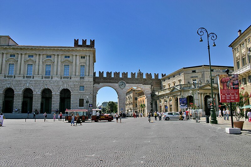 File:Verona-porta.jpg