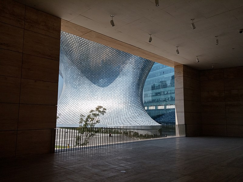 File:Vista de museo Soumaya desde Museo Jumex - panoramio.jpg