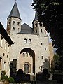 Западный портал монастырской церкви