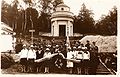 Паломники из Данцига (Гданьска) на строительстве мемориала. Вид на часовню. 1920-е гг.
