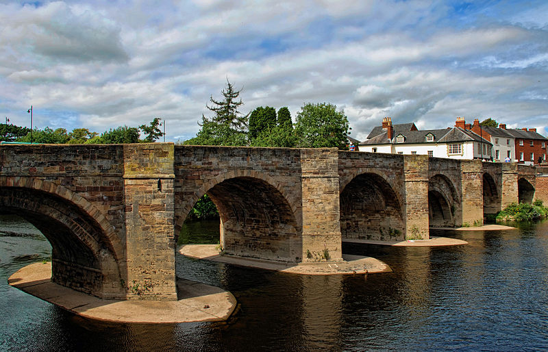 File:Wye Bridge, Hereford-1.jpg