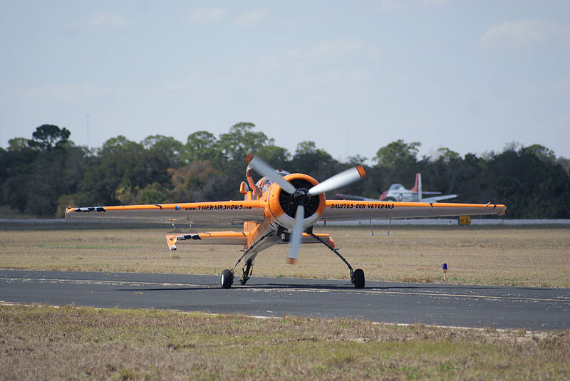 File:Yakovlev Yak-55M Titus The Tumbling Tiger Taxi Out 01 TICO 13March2010 (14619420403).jpg