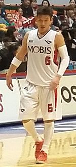 Yang Dong-Geun (basketball).jpg