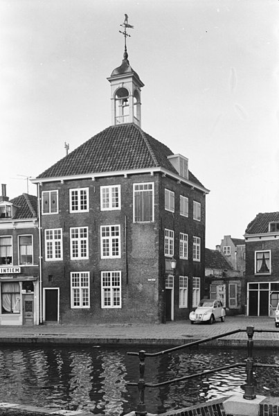 File:Zakkendragershuisje, Oude Sluis 19 - Schiedam - 20197247 - RCE.jpg