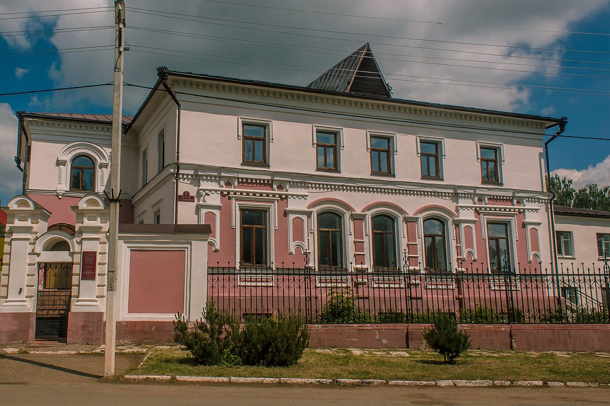 Городская усадьба богадельня Куракина. Серпухов городская усадьба. Городская усадьба Мясоедовых. Городская усадьба в Благовещенске.