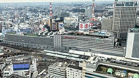 Blick auf das Bahnhofsgebäude