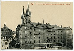 Gymnázium v bývalých kasárnách, rok 1911