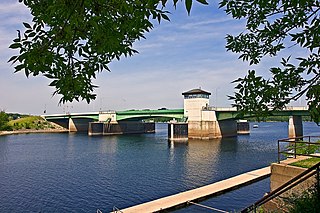 <span class="mw-page-title-main">Prescott Drawbridge</span> Bridge in Wisconsin and Denmark Township, Minnesota