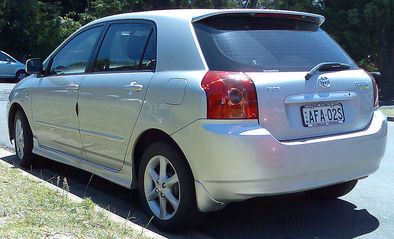 File:2004-2007 Toyota Corolla (ZZE122R 5Y) Levin 5-door hatchback 01.jpg