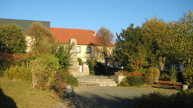 File:2011-10-02 Benneckenstein - World War I Memorial (1).jpg