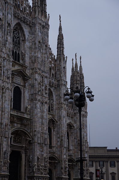 File:2014 02 13 16 12 25 Milano ITALY Duomo facciata facade con lampione with street lamp photo Paolo Villa FOTO3972.JPG