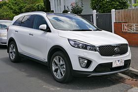 What service information does Kia offer on its website for the Sorento?