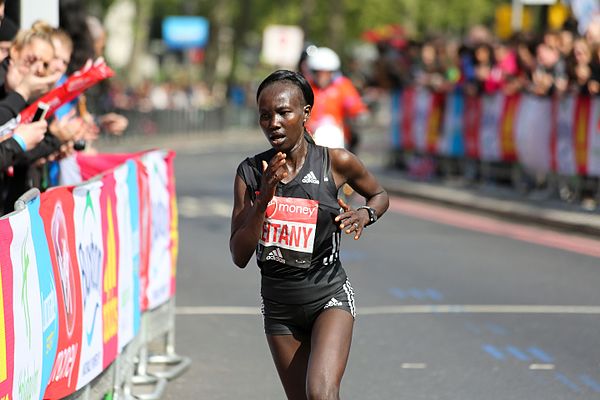 Mary Keitany during her women-only world record run at the 2017 London Marathon with 2:17:01