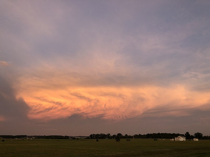 File:2019-08-21 20 00 58 A mature cumulonimbus cloud in the distance near sunset viewed from Old Ox Road in the Dulles section of Sterling, Loudoun County, Virginia.jpg