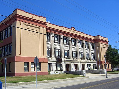 How to get to Wildwood High School with public transit - About the place