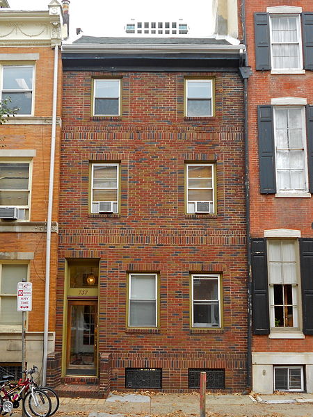 File:737 Spruce, Philly.JPG