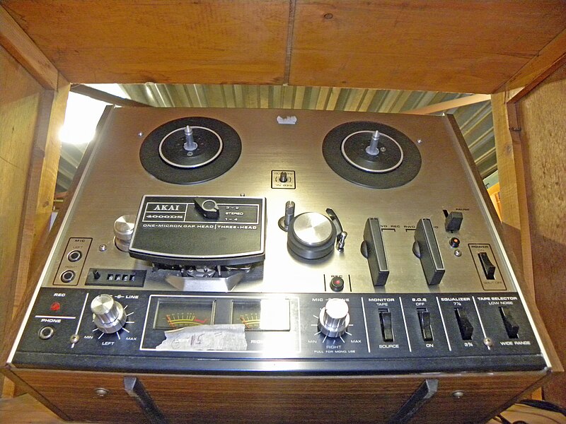 File:AKAI 4000DS reel to reel tape deck.jpg