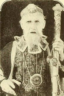 Konnektikut Yanki Qirol Artur sudida (1921) - Uilyam V Mong.jpg