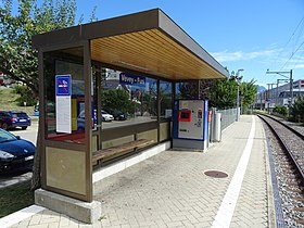 Refugio en el andén de la estación Vevey-Funi.