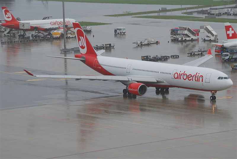 File:Air Berlin Airbus A330-300; D-AERK@ZRH;17.07.2011 610be (6059031065).jpg