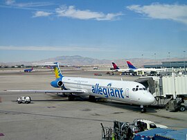 McDonnell Douglas MD-80 авиакомпании Allegiant Air в Международном аэропорту Маккаран (Лас-Вегас, Невада), 2009 год