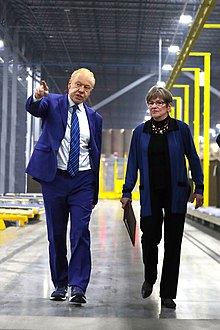 Anthony Pratt and Kansas Governor Laura Kelly tour the new Kansas box factory. Anthony Pratt and Kansas Governor.jpg