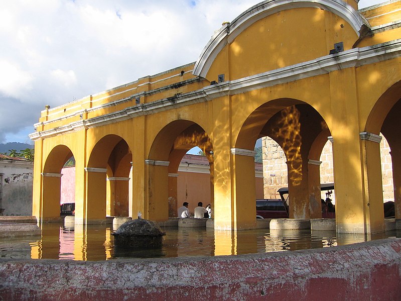 File:Antigua fountain 2008 06.JPG