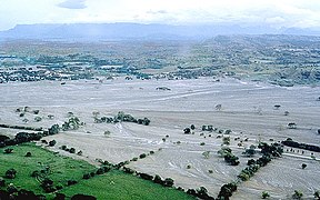 Bayan ng Armero sa Mexico na nabura sa ibabaw ng daigdig ng lahar na ibinunga ng pagputok ng bulkang Nevado del Ruiz