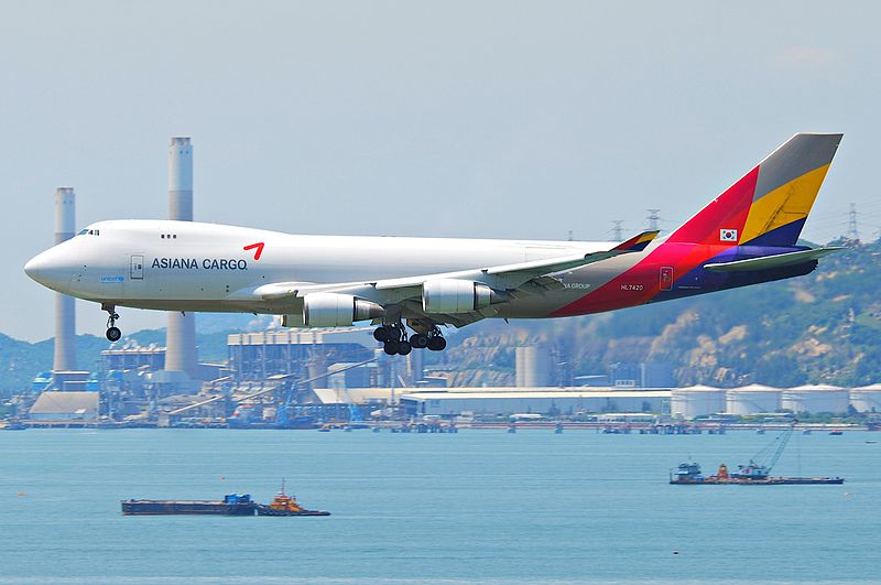 File:Asiana Airlines Cargo Boeing 747-400F; HL7420@HKG;04.08.2011 615pk (6207951426).jpg