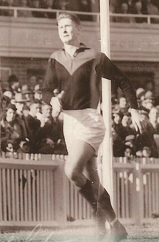 <span class="mw-page-title-main">Norm Smith</span> Australian rules footballer, born 1915