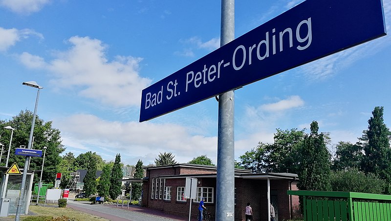 File:Bahnhof Bad St Peter-Ording 1807031029.jpg