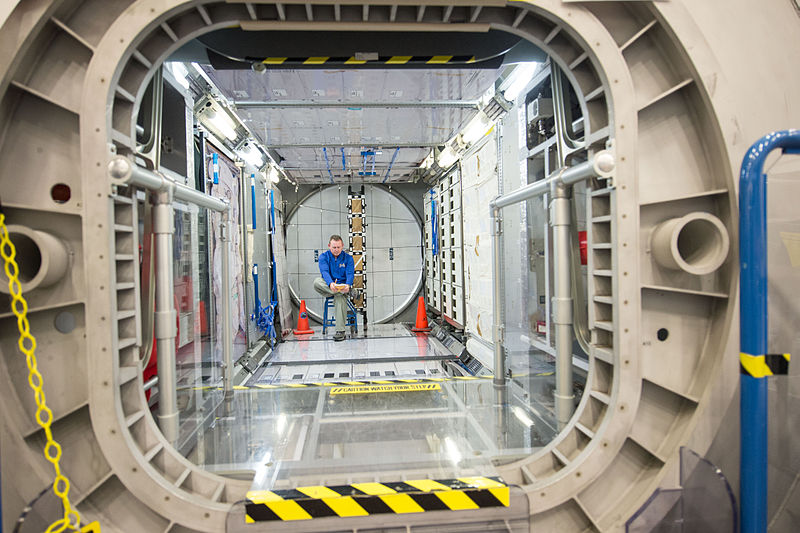 File:Barry Wilmore during an emergency scenario training session at JSC.jpg