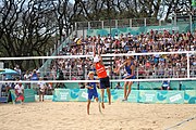 Deutsch: Beachvolleyball bei den Olympischen Jugendspielen 2018; Tag 11, 17. Oktober 2018; Jungen,Finale – Niederlande (Matthew Immers/Yorick de Groot)-Schweden (David Åhman/Jonatan Hellvig) 0:2 (20–22/15–21) English: Beach volleyball at the 2018 Summer Youth Olympics at 17 October 2018 – Final – Netherlands (Matthew Immers/Yorick de Groot)-Sweden (David Åhman/Jonatan Hellvig) 0:2 (20–22/15–21)